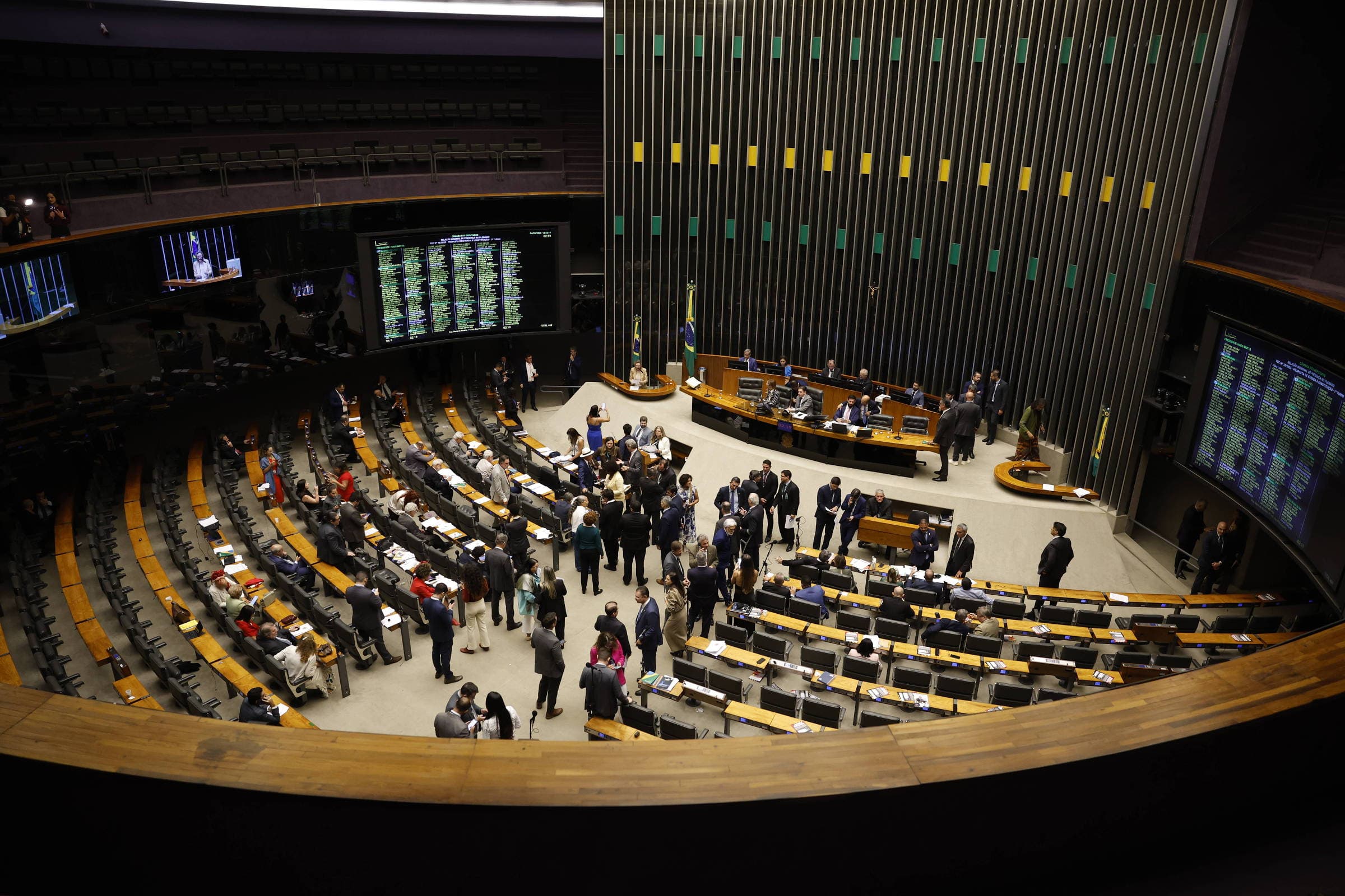 Câmara Mantém Pagamentos Retroativos do Seguro-Defeso: Entenda os Direitos do Pescador em 2026