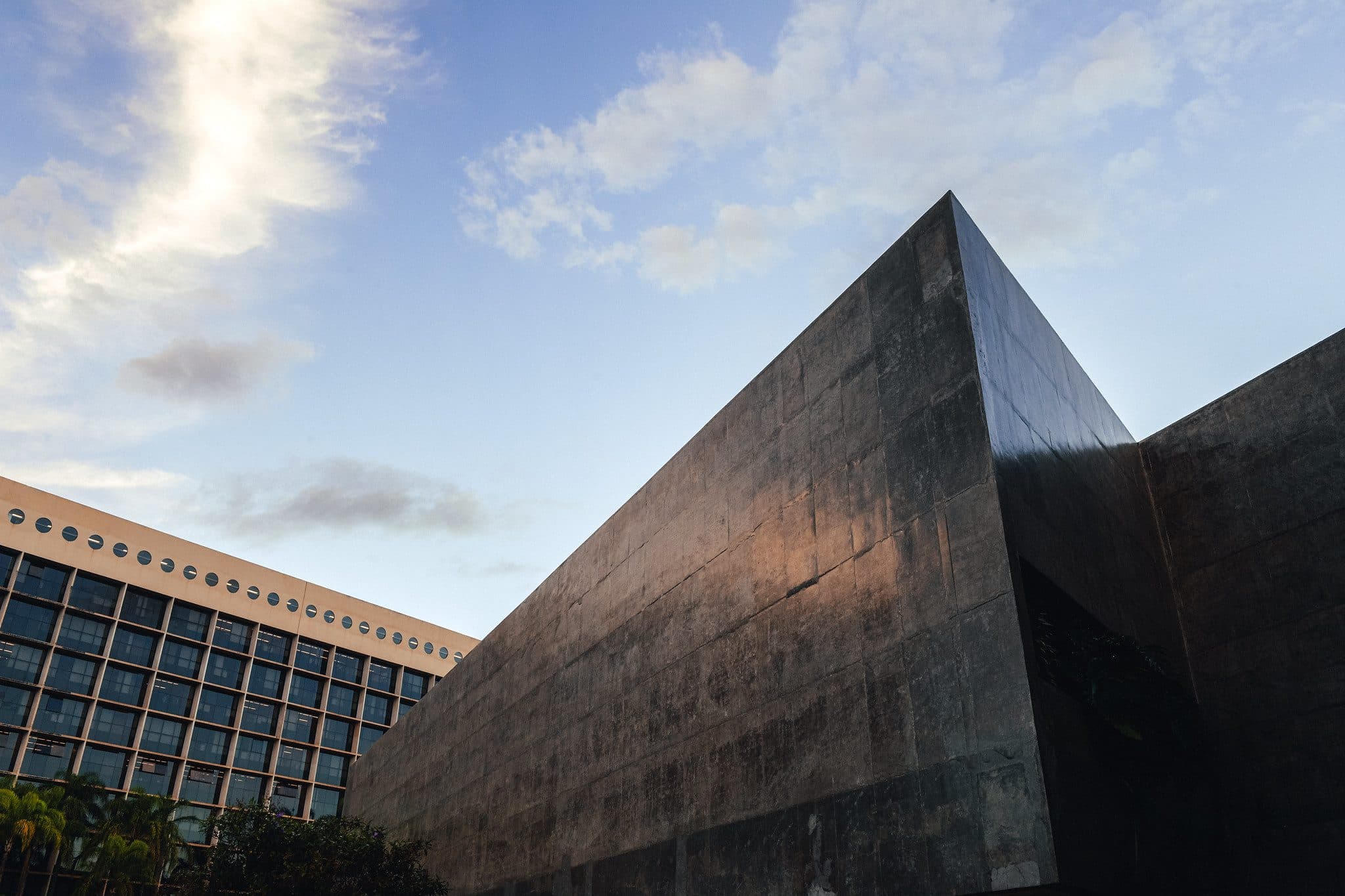 STJ diverge sobre dano moral coletivo em ações de improbidade administrativa
